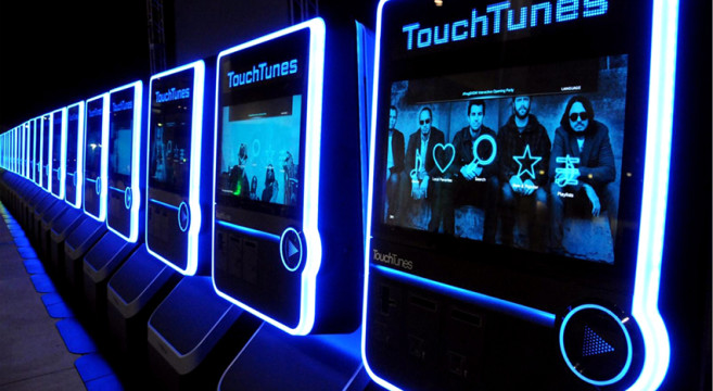 frogdesign_touchtunes_virtuo_carousel_05_0